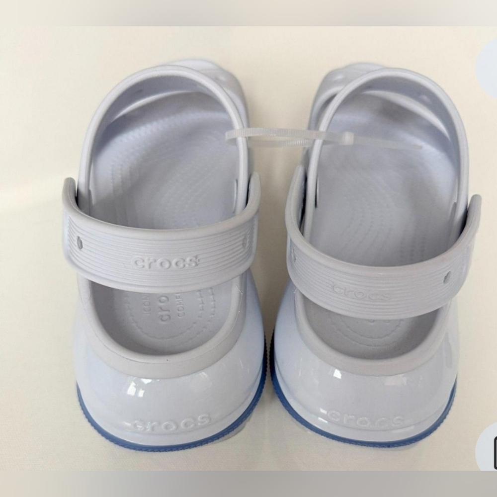 Sizs 10 Crocs Classic Mega Chunky Platform Sandal in Light Lavender and Blue - Picture 4 of 8